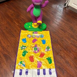 Barneys Move and Groove Colorful Musical dance Mat with Barney Figure